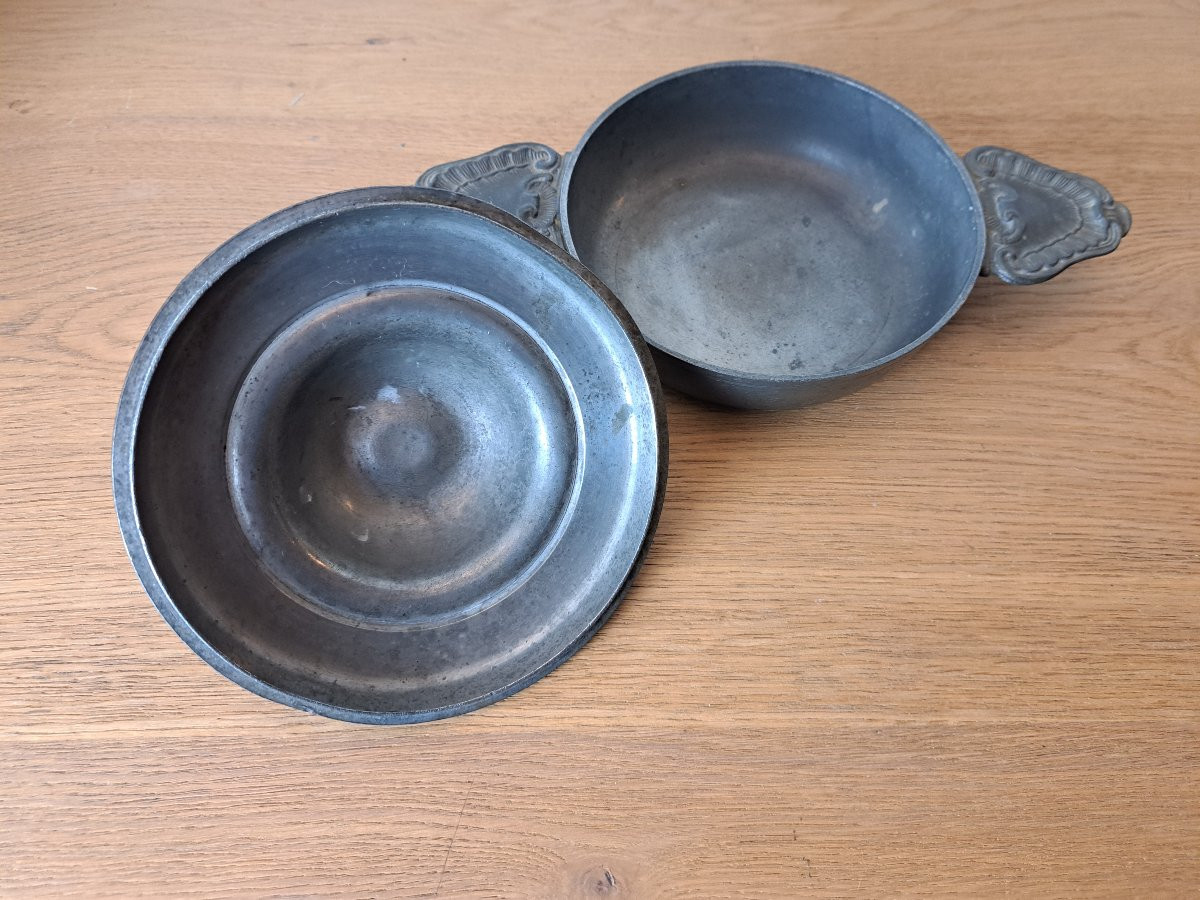 Ecuelles à Oreilles , Décor à La Bérain , Etain , XVIII°. -photo-4