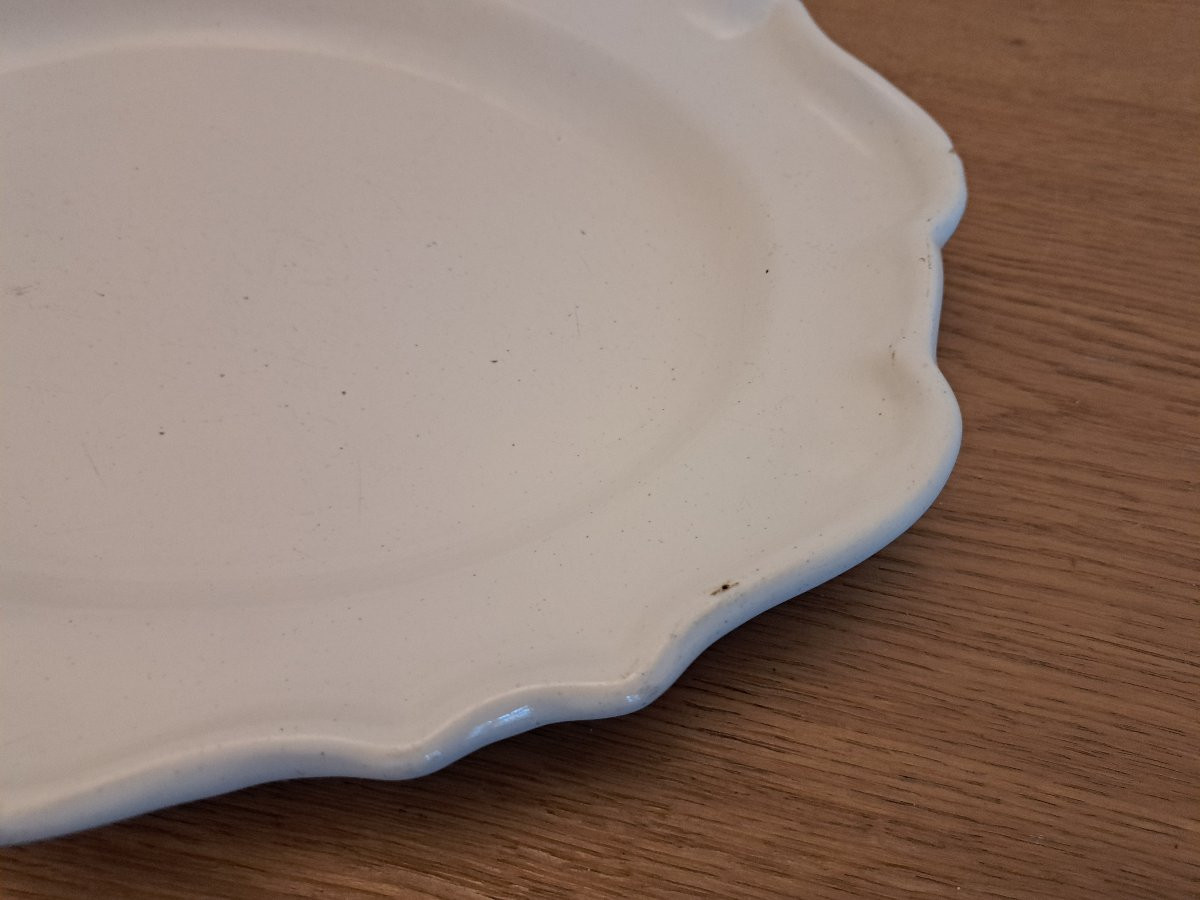 Moustiers, Oval Scalloped Dish, White Earthenware, 18th Century. -photo-1