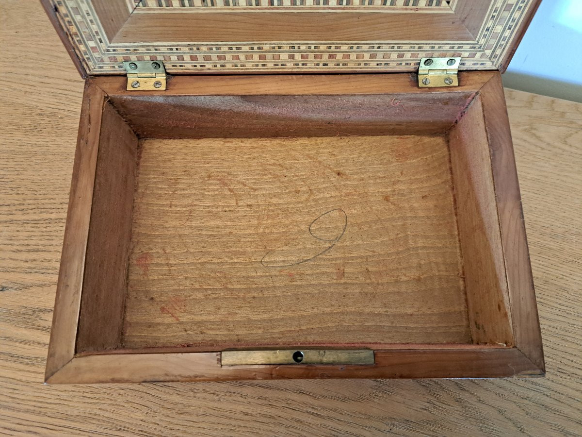 Wooden Box And Marquetry From Sorrento, Italy, Early 20th Century. -photo-5