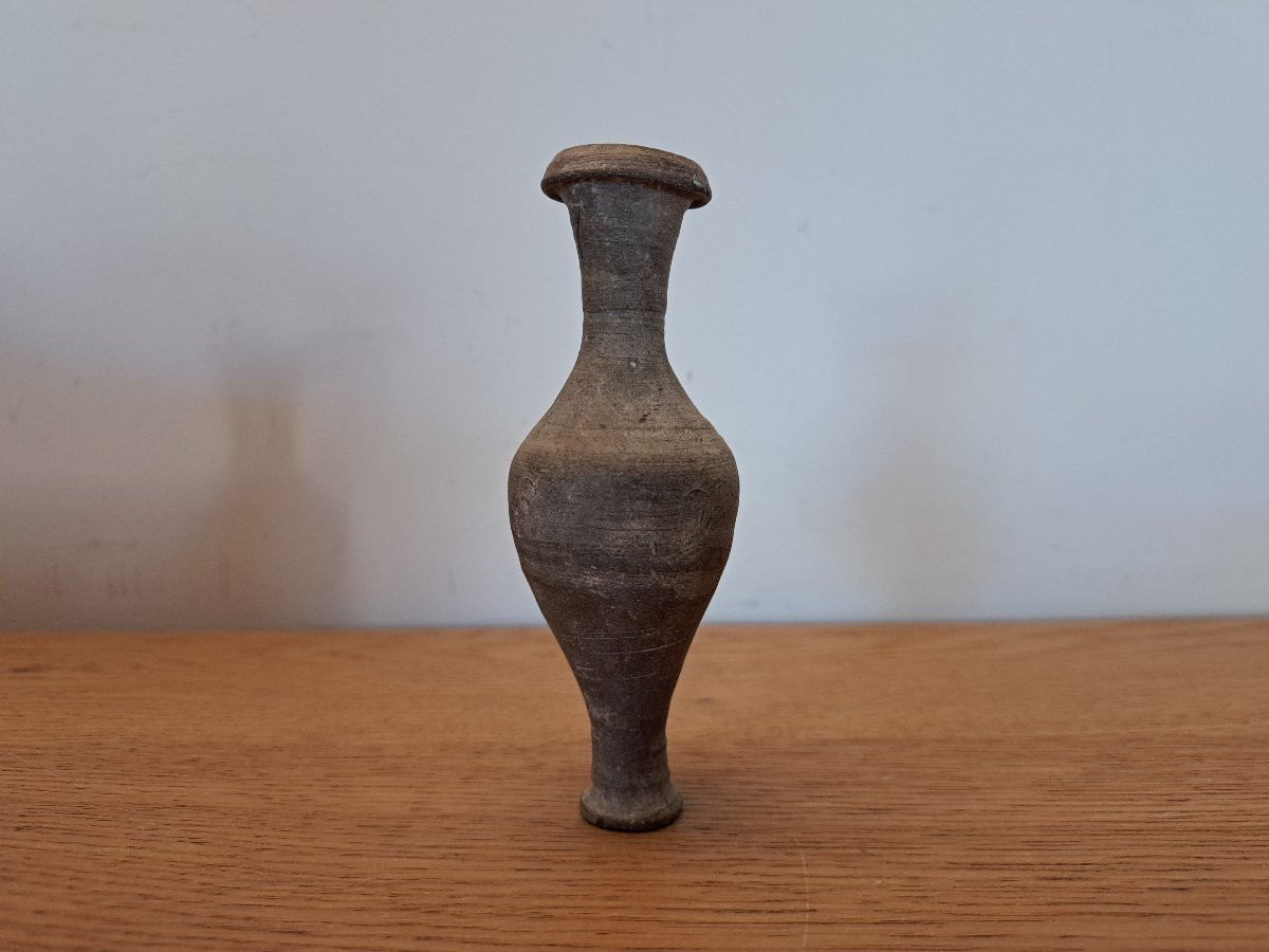 Epoque Romaine , Amphorisque , Terre cuite grise . -photo-3