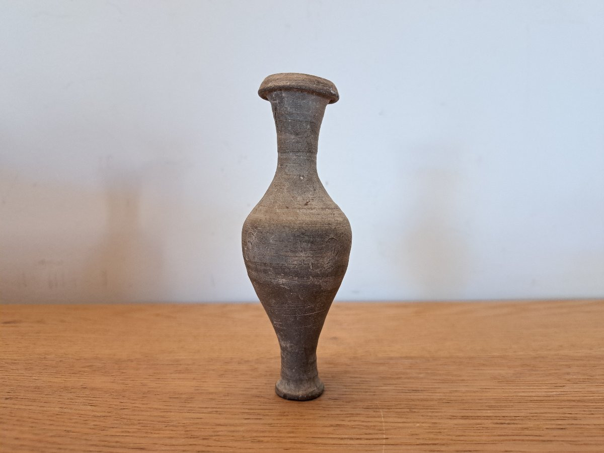 Epoque Romaine , Amphorisque , Terre cuite grise . -photo-4