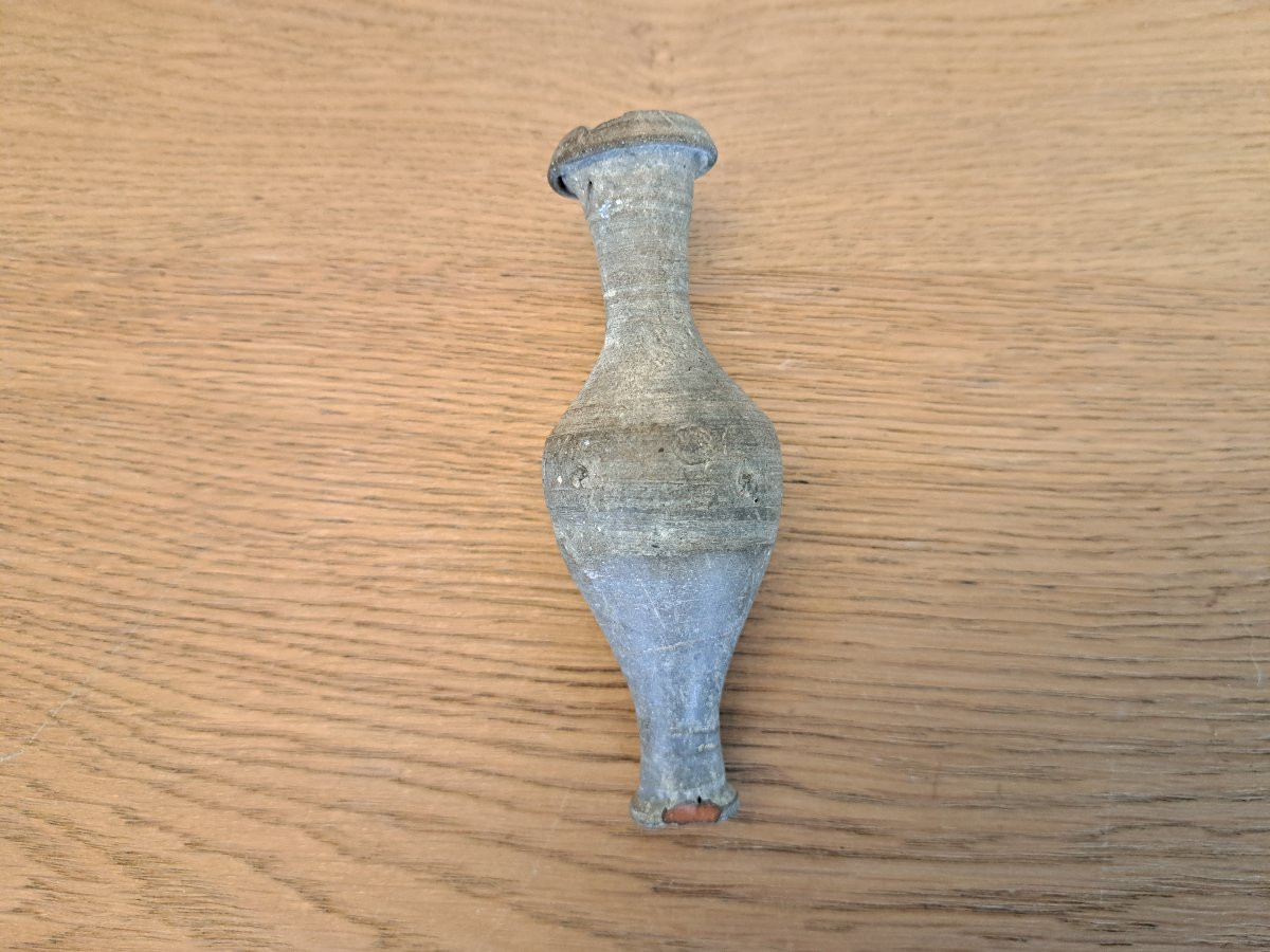 Epoque Romaine , Amphorisque , Terre cuite grise . -photo-7