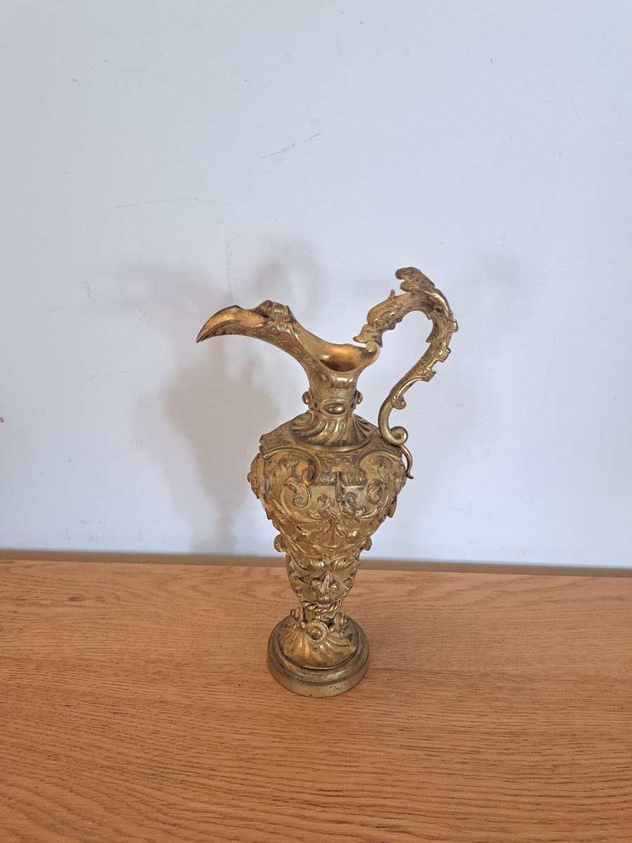 Aiguière sur piédouche , bronze doré , Renaissance , XIX°. -photo-2