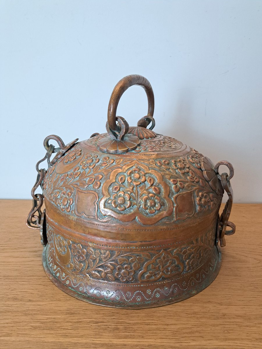 Inde , Boite à condiment de voyage , Cuivre repoussé et ciselé , XIX°. -photo-1