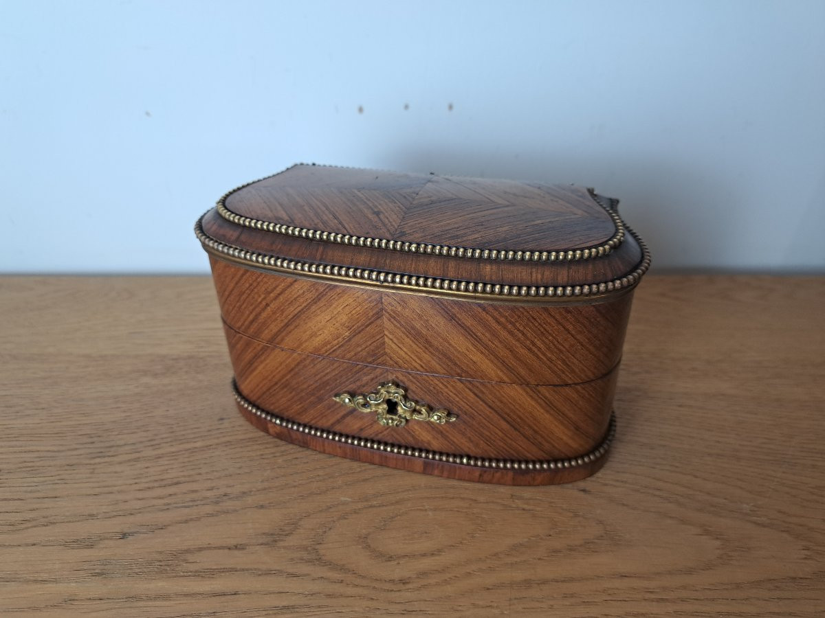 Coffret , Bois de rose , filet de laiton , style Louis XVI , Napoléon III , Fin XIX°. -photo-8