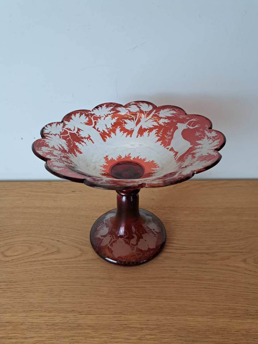 Large Bohemian Glass Bowl, Red And Chiseled Glass, Late 19th Century. 