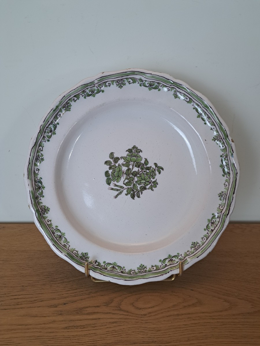 Moustiers, Large Round Dish, Earthenware, 18th Century. 