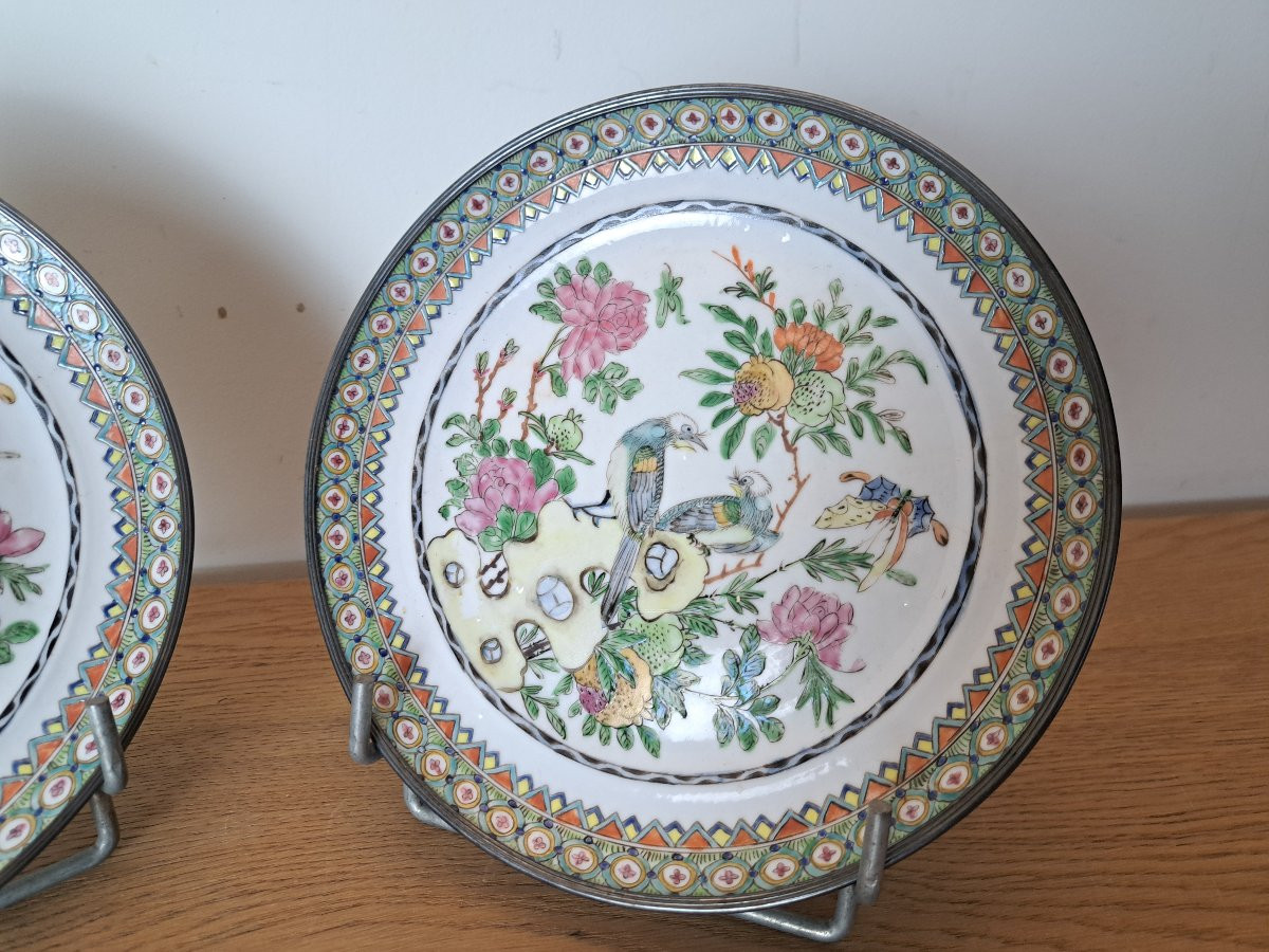 Chine , Paire d'assiettes en porcelaine , cerclage argent , XIX°. -photo-2