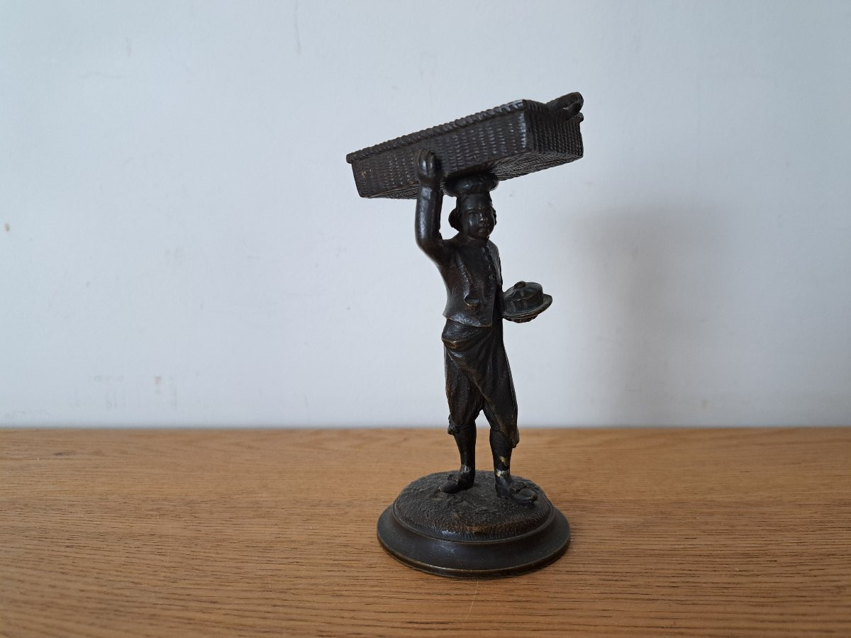 Jeune pâtissier, Bronze patine brune , XIX°.  -photo-1