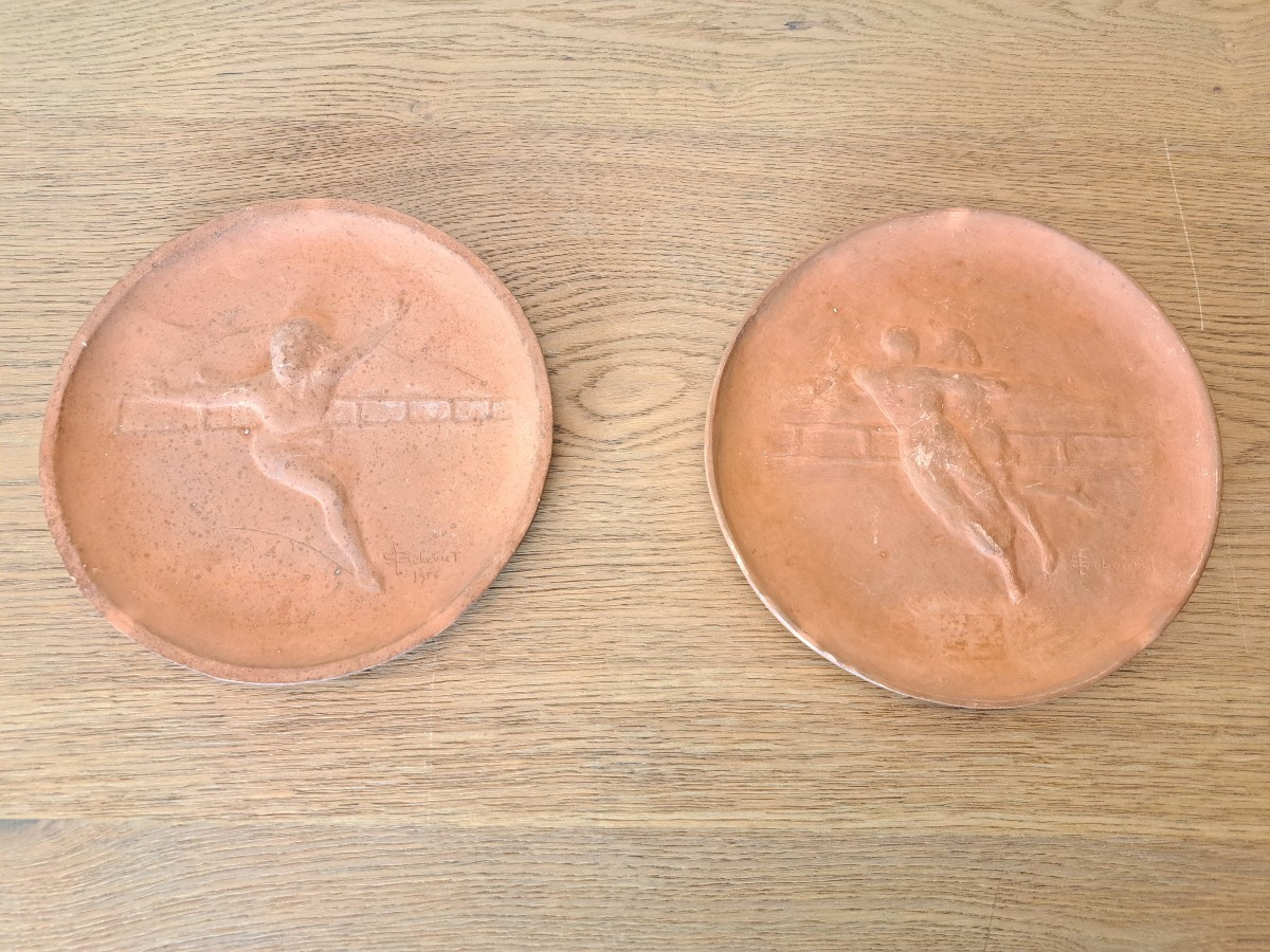 Charles Sabouret, Suite Of Two Tondi, Artistic Skating, Terracotta, 20th Century. 