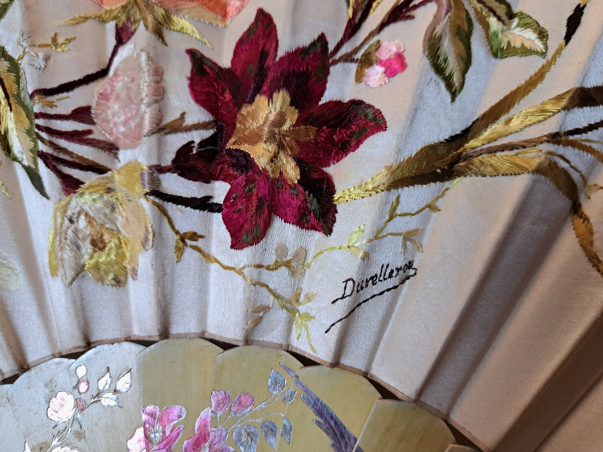 Duvelleroy , Eventail , Satin brodé , bois peint , Fin XIX°. -photo-4