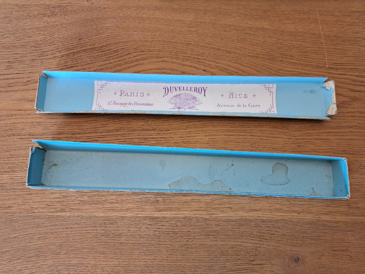 Duvelleroy , Eventail , Satin brodé , bois peint , Fin XIX°. -photo-1