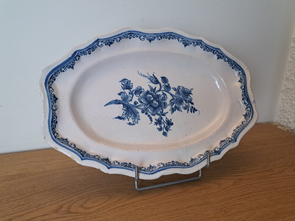 Moustiers , Plat ovale à bord chantourné , Blanc /Bleu , Faïence , XVIII°. -photo-4