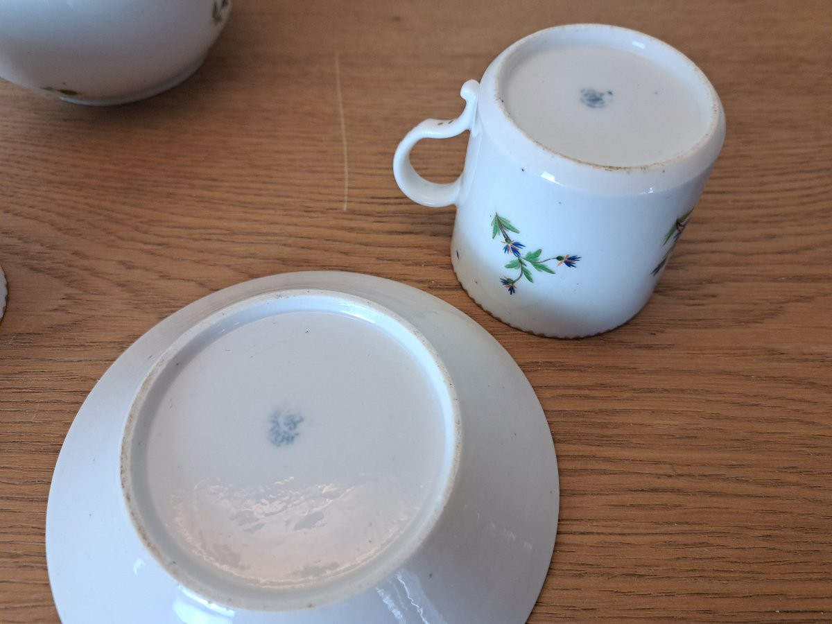 Bordeaux, Alluaud And Vanier, Two Cups And A Jug, Porcelain, Late 18th Century. -photo-2