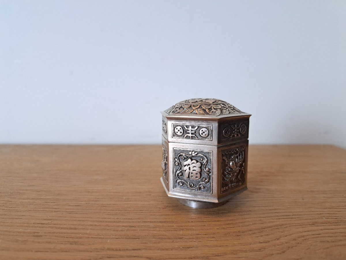 Chine, Petite Boite hexagonale , Argent , XX°. -photo-8