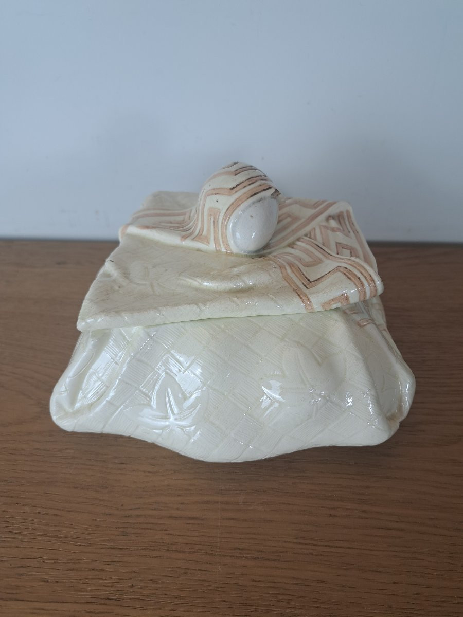 Sarreguemines , Majolique Trompe l'œil œufs et torchon à la grecque , fin XIX°. -photo-4