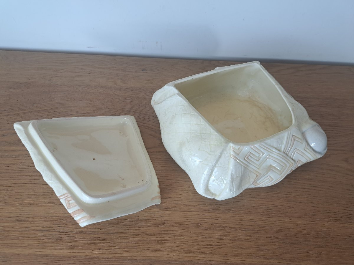 Sarreguemines , Majolique Trompe l'œil œufs et torchon à la grecque , fin XIX°. -photo-2