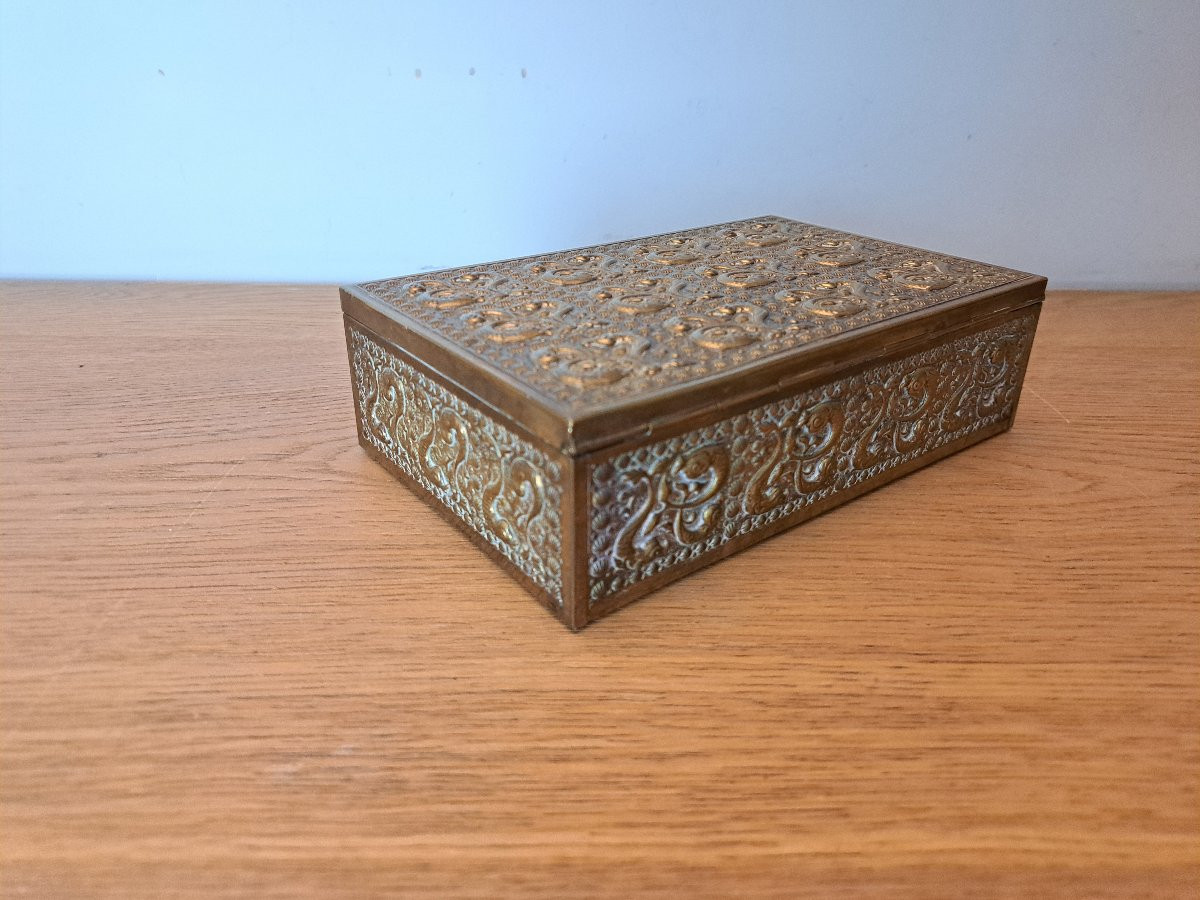 Erhard & Söhne ; Boite/Coffret , Laiton Repoussé , Début XX°. -photo-4