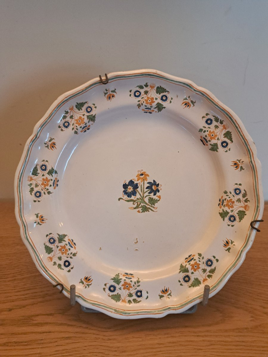 Moustiers , Dinner Plate , Earthenware , 18th Century.-photo-2