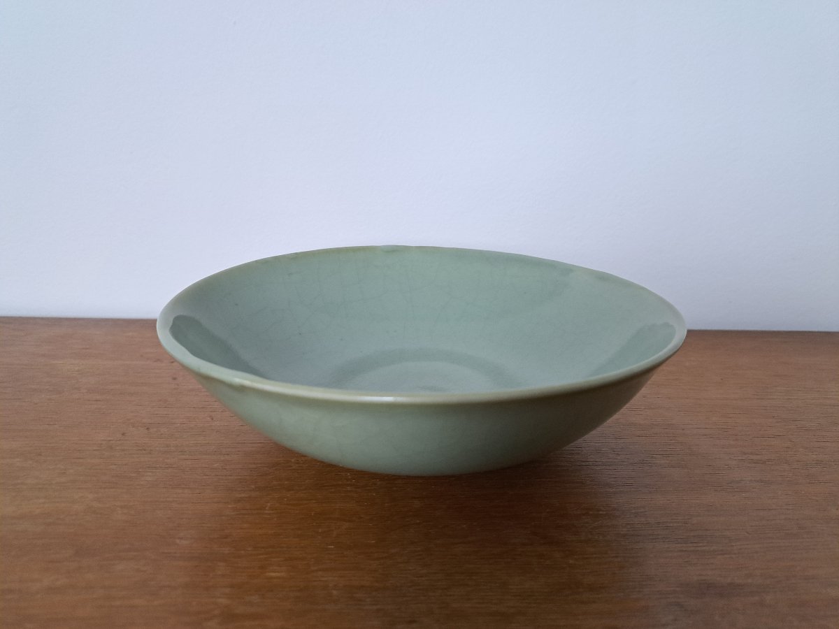 Jean Girel , Coupe , Porcelaine céladon , XX°. 