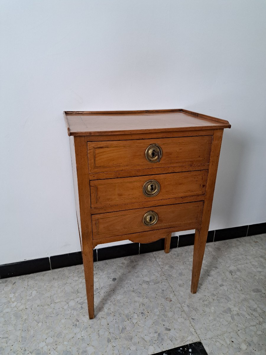 Table chiffonnière ,  Merisier , Fin XVIII°/Début XIX°. 