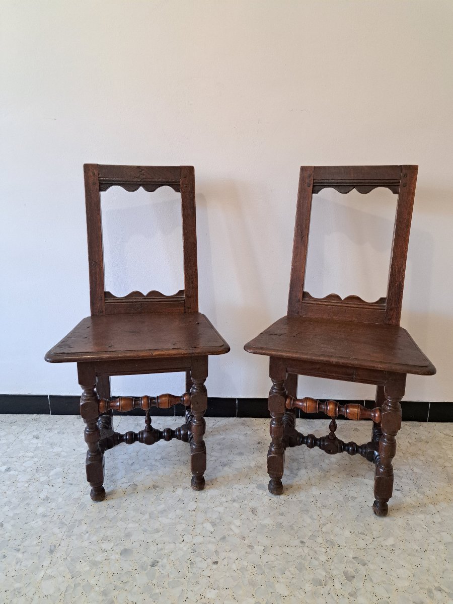 Paire de chaises Lorraine , Chêne , Fin XVII°/Début XVIII°. 
