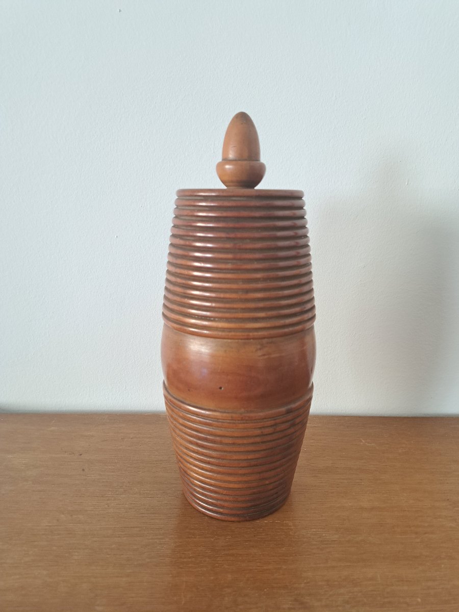 Boxwood Powder Flask, Hunting, 19th Century. 
