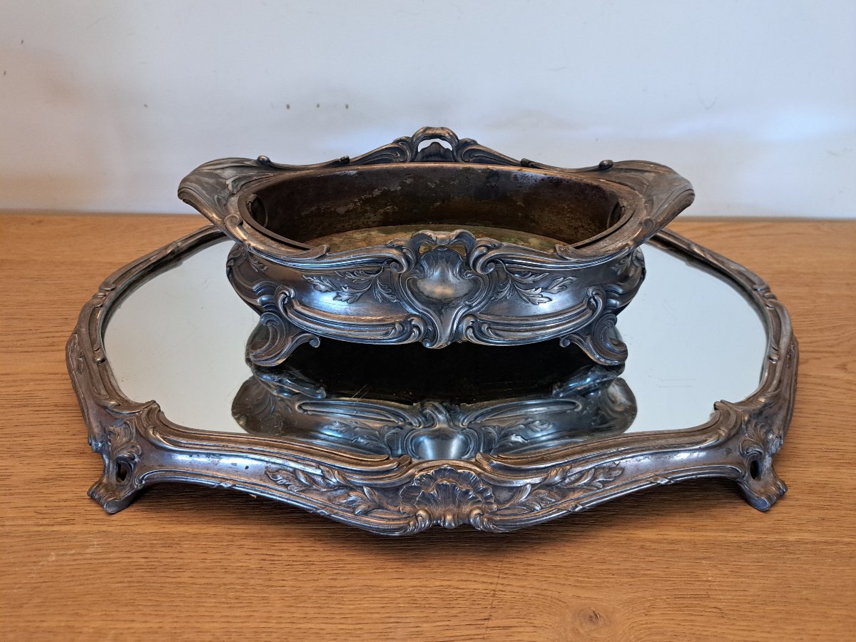 Surtout de table de style Louis XV , Métal argenté , Fin  XIX°. 