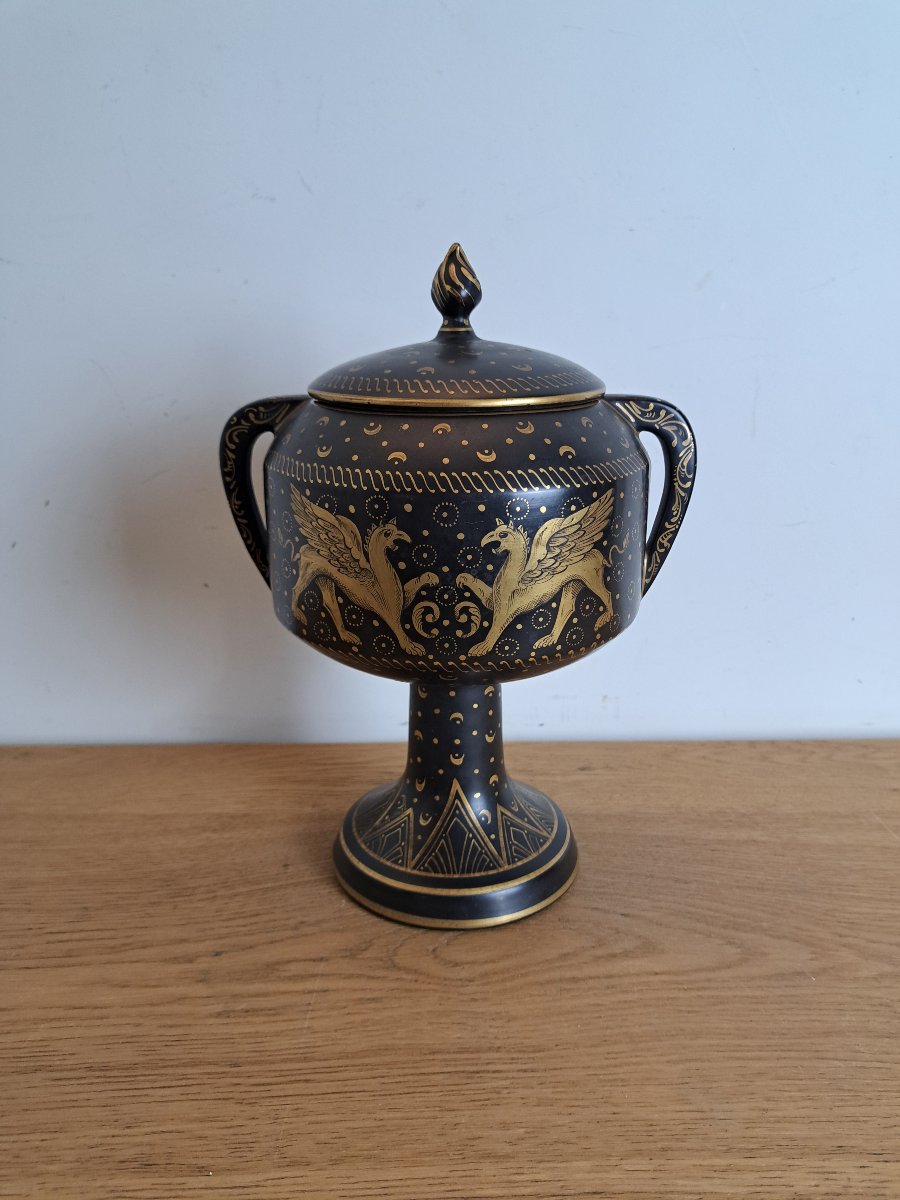 Pinon Heuzé , Grande coupe couverte , Décor antique , Début XX°. 