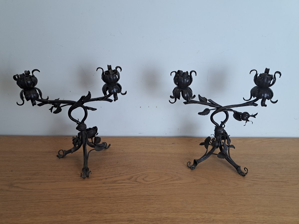 Paire de candélabres , Roses , Fer forgé , Art Nouveau , Fin XIX°/Début XX°. 