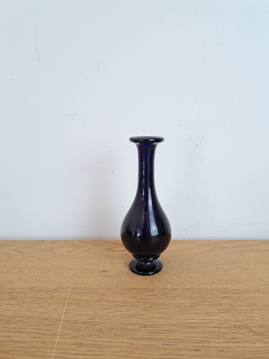Small Bottle, Blue Glass, Late 18th Century/early 19th Century. 