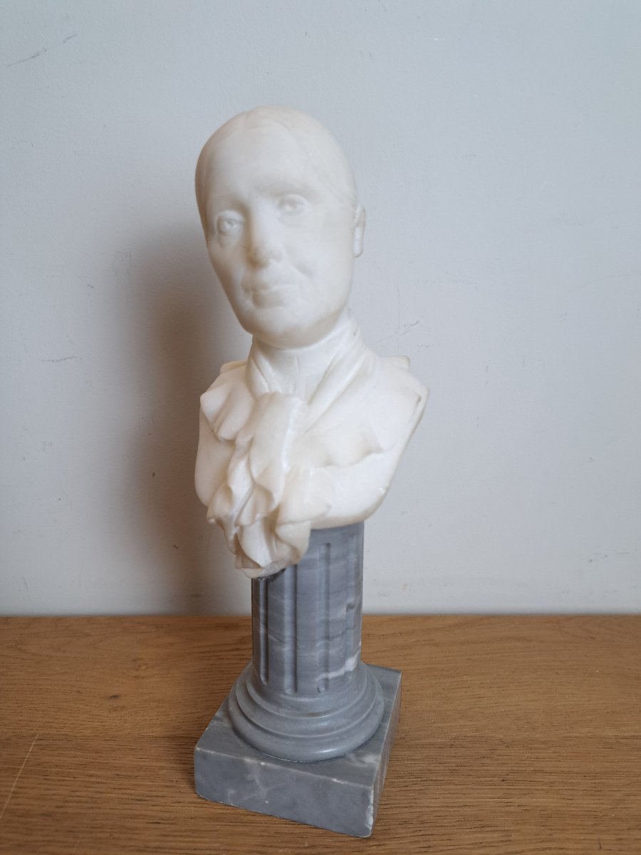 Dame de qualité , Buste en marbre sculpté , Fin XIX°. -photo-2