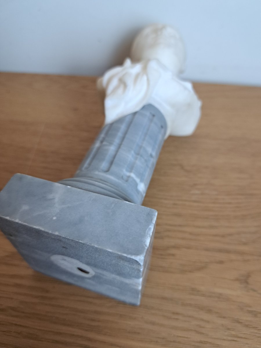 Dame de qualité , Buste en marbre sculpté , Fin XIX°. -photo-8