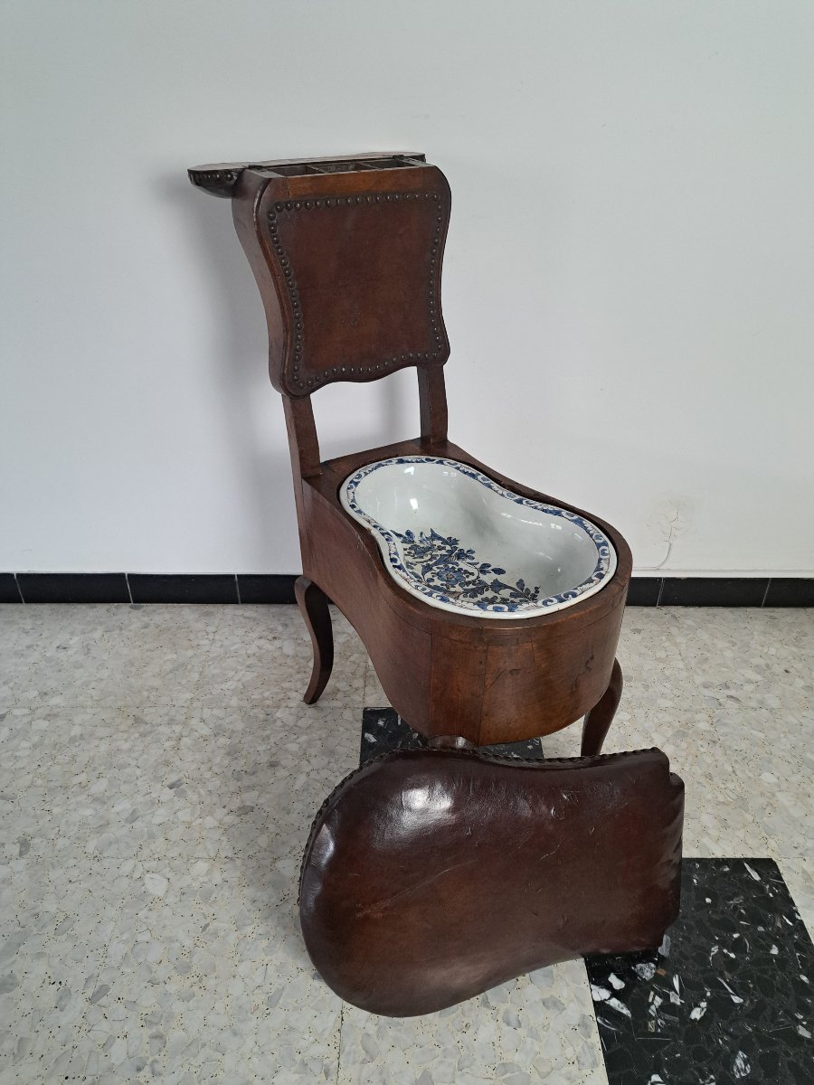 Bidet, Walnut And Walnut Veneer, Louis XV Period, 18th Century. -photo-5