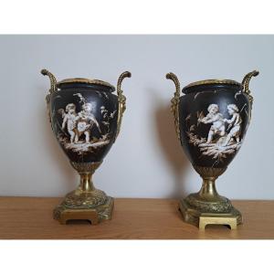 Paire De Vases , Porcelaine Et Bronze,  Style Louis XVI , Napoléon III , XIX°. 