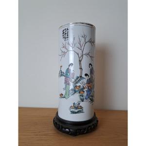 China, Roller Vase, Porcelain, Early 20th Century. 