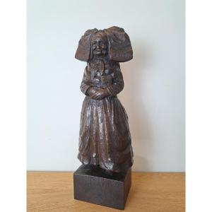 Alsacienne , Sculpture en bois de chêne , Signé Ch R , Début XX°. 
