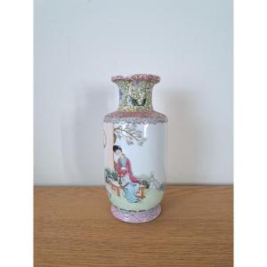 China, Small Vase, Porcelain, Famille Rose, 20th Century.