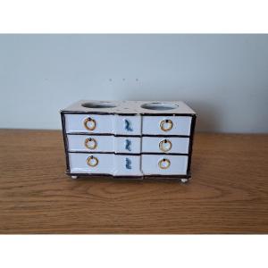 Encrier formant commode , Faïence , signée , XVIII°. 