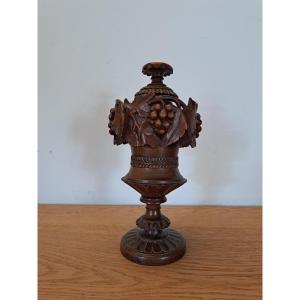 Lidded Box, Black Forest Or Switzerland, Carved Wood, 19th Century.
