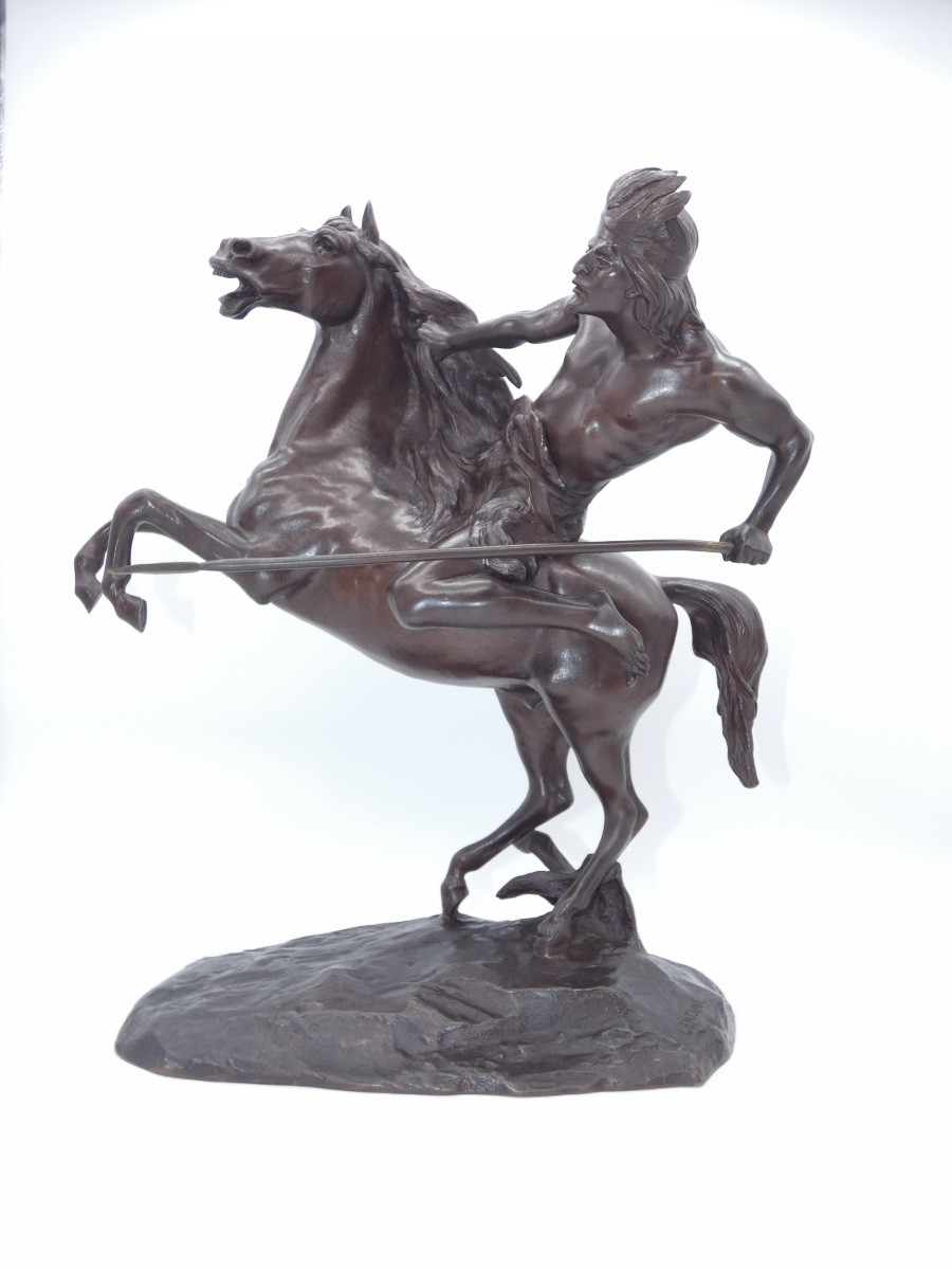 SCULPTURE EN BRONZE SIGNEE LEMOINE REPRESENTANT UN GUERRIER INDIEN A CHEVAL