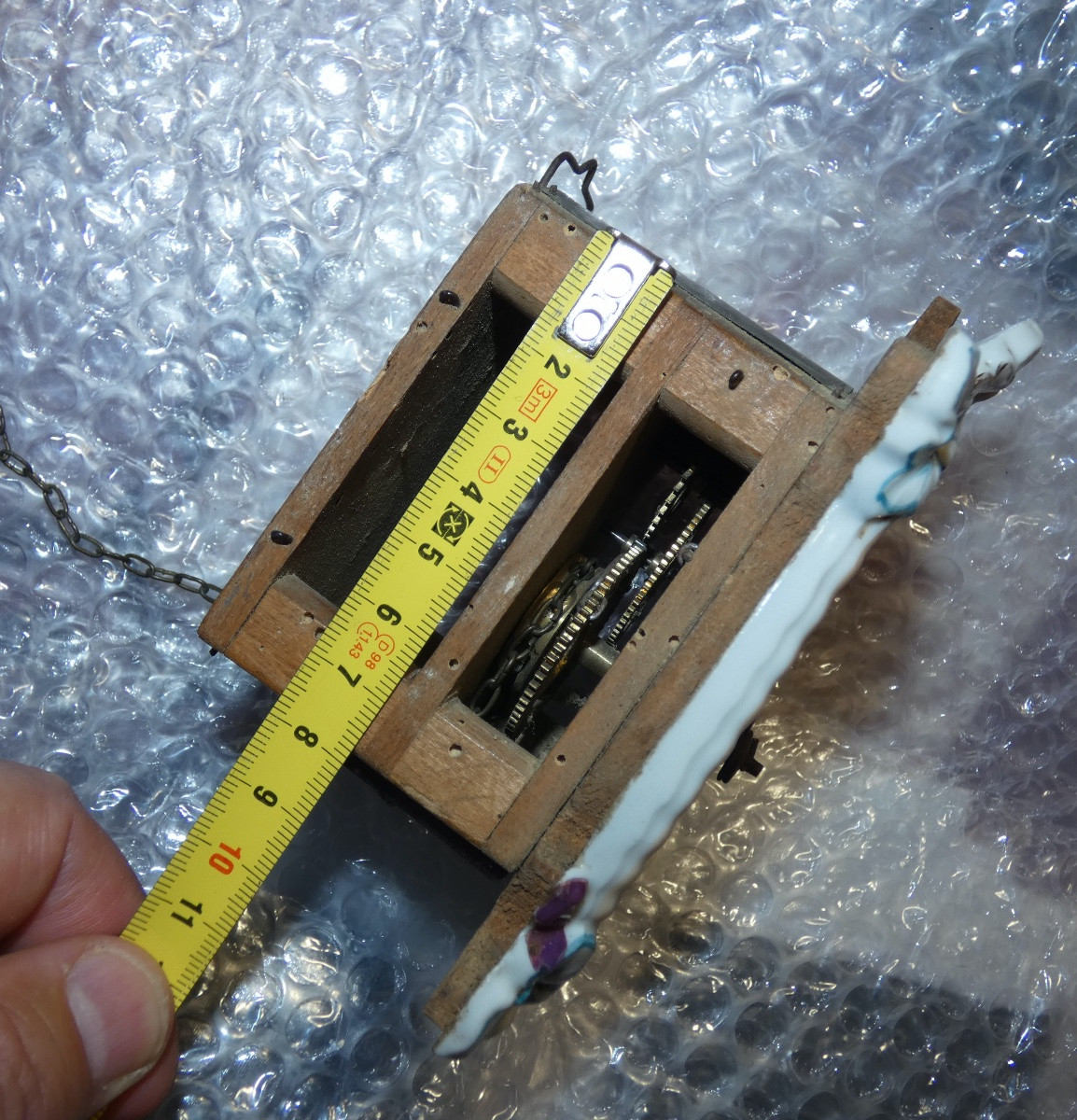 Yoghi Small Black Forest Pendulum Clock-photo-5