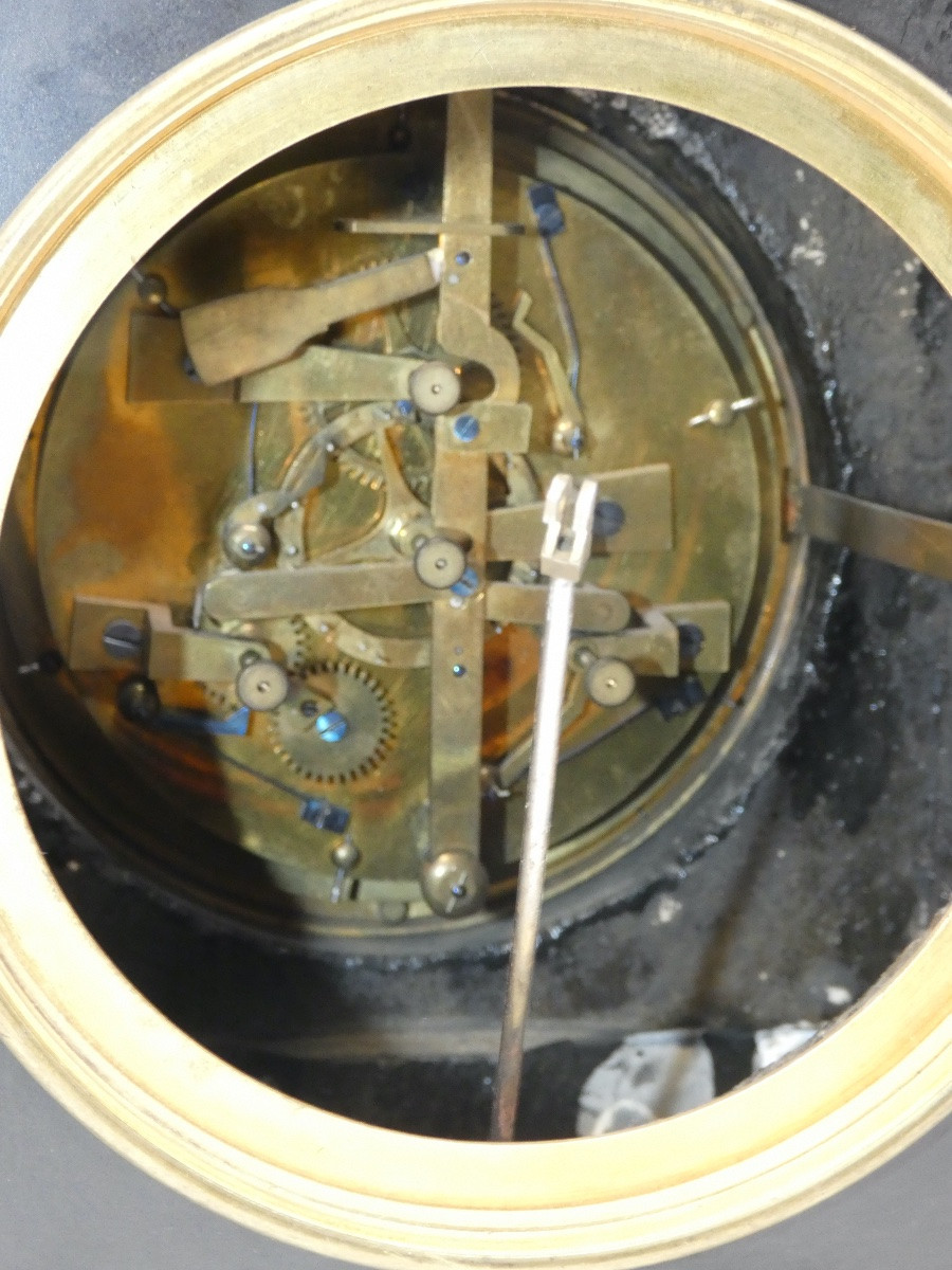 PENDULE A COMPLICATIONS ET PHASES DE LUNE EN MARBRE NOIR ET GRIS-photo-2