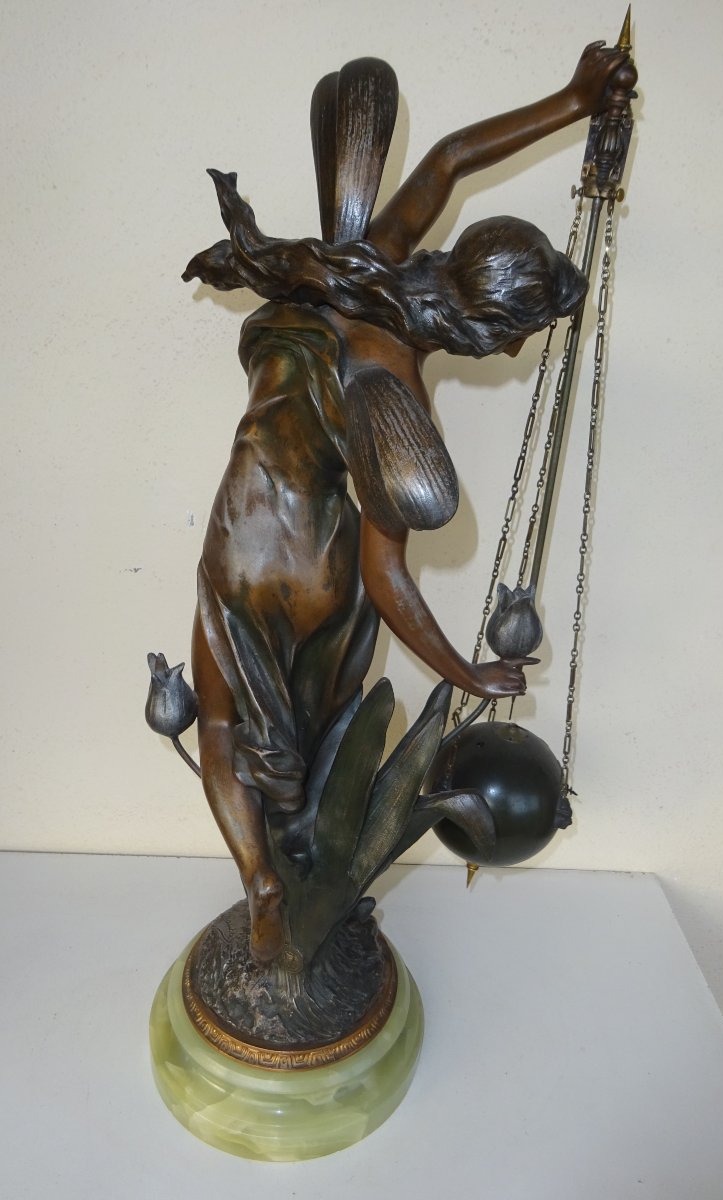 Mysterious Clock: Art Deco Clock-photo-2