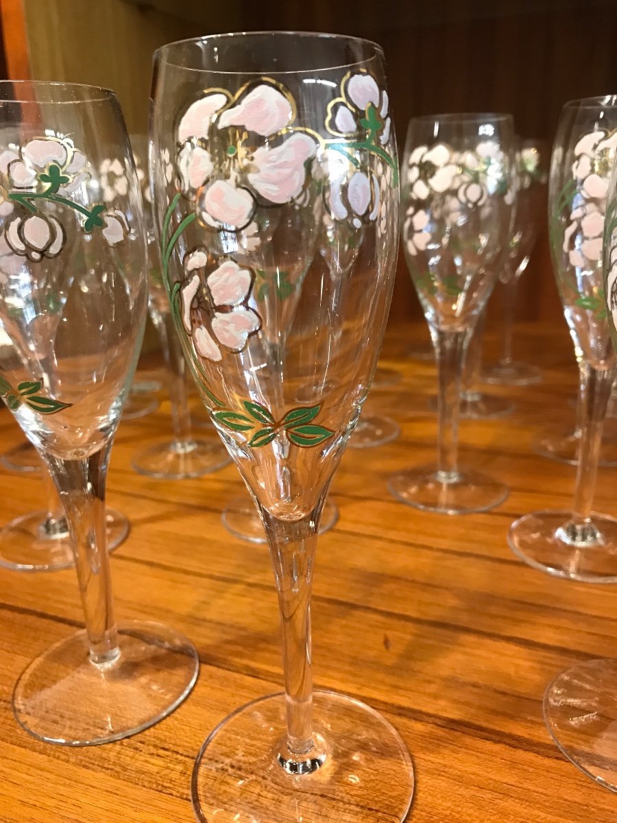 Large Lot Of 24 Perrier Champagne Flutes -photo-2
