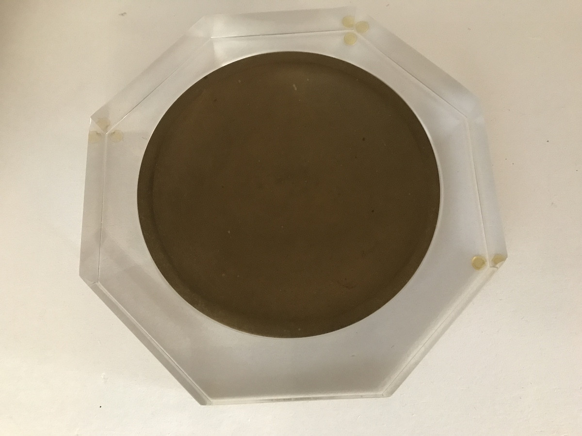 Vide poche laiton et plexi de Marc Micoud