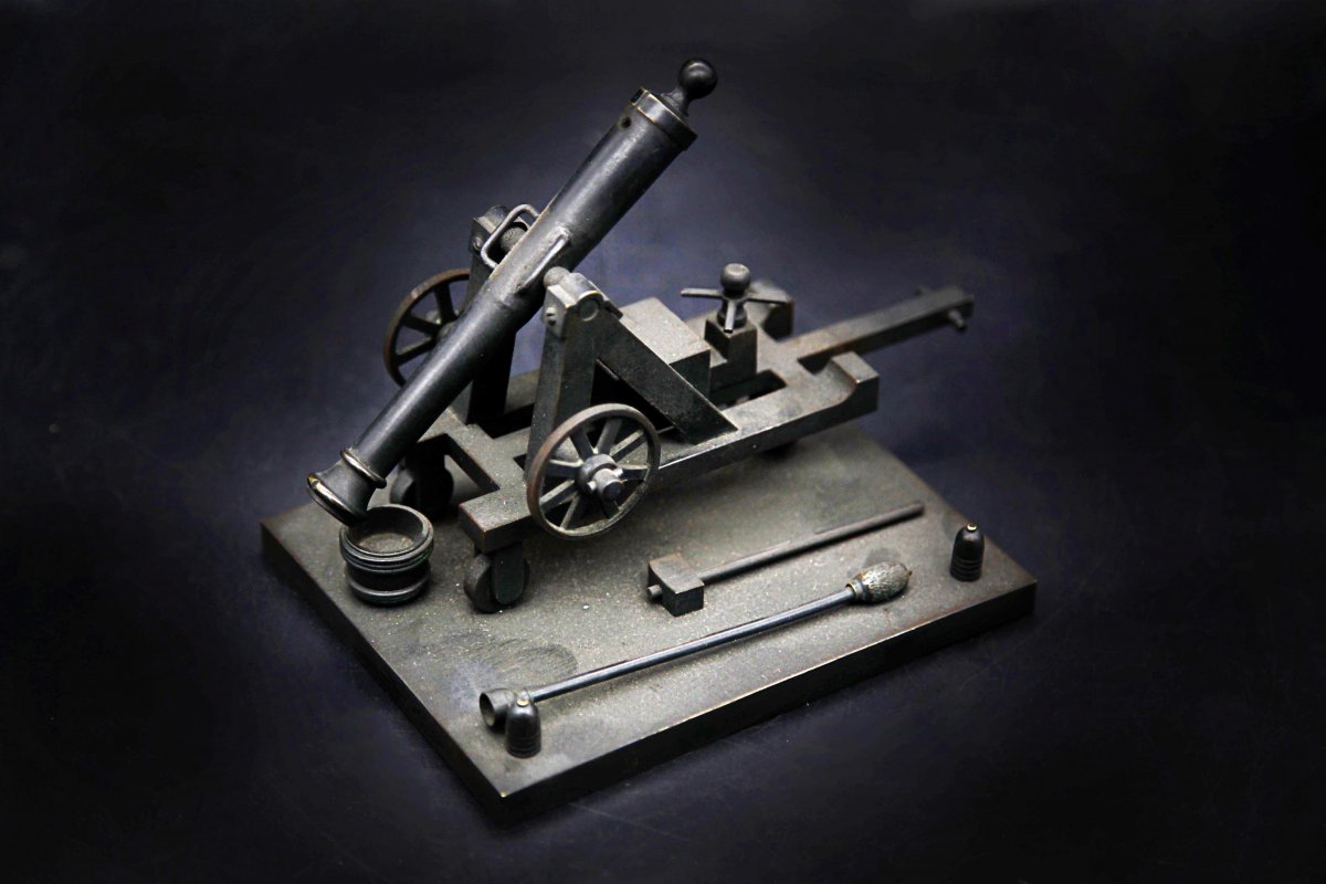 Canon Bronze Militaria