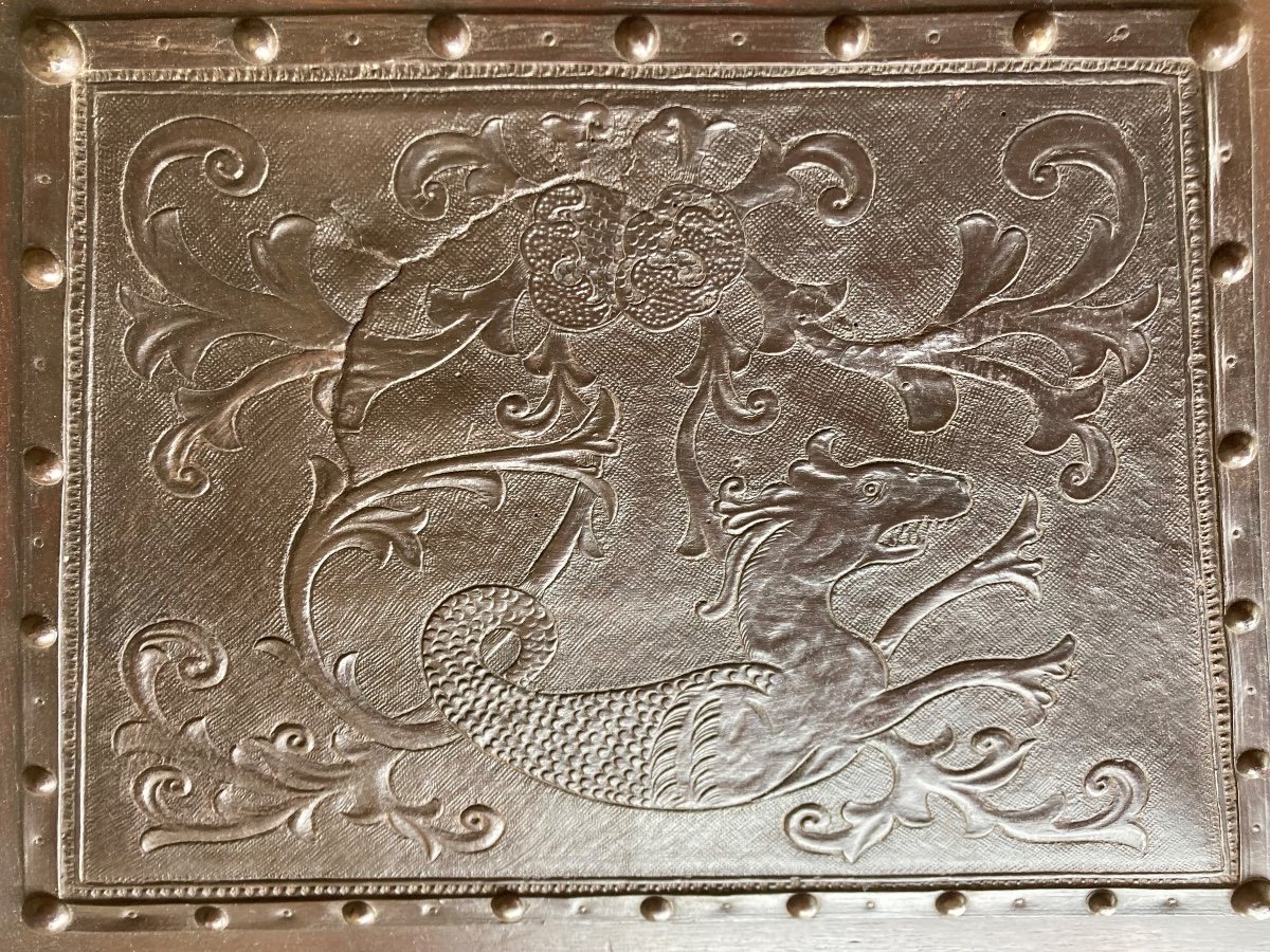 Westport Chair In Embossed Leather Circa 1900-photo-1