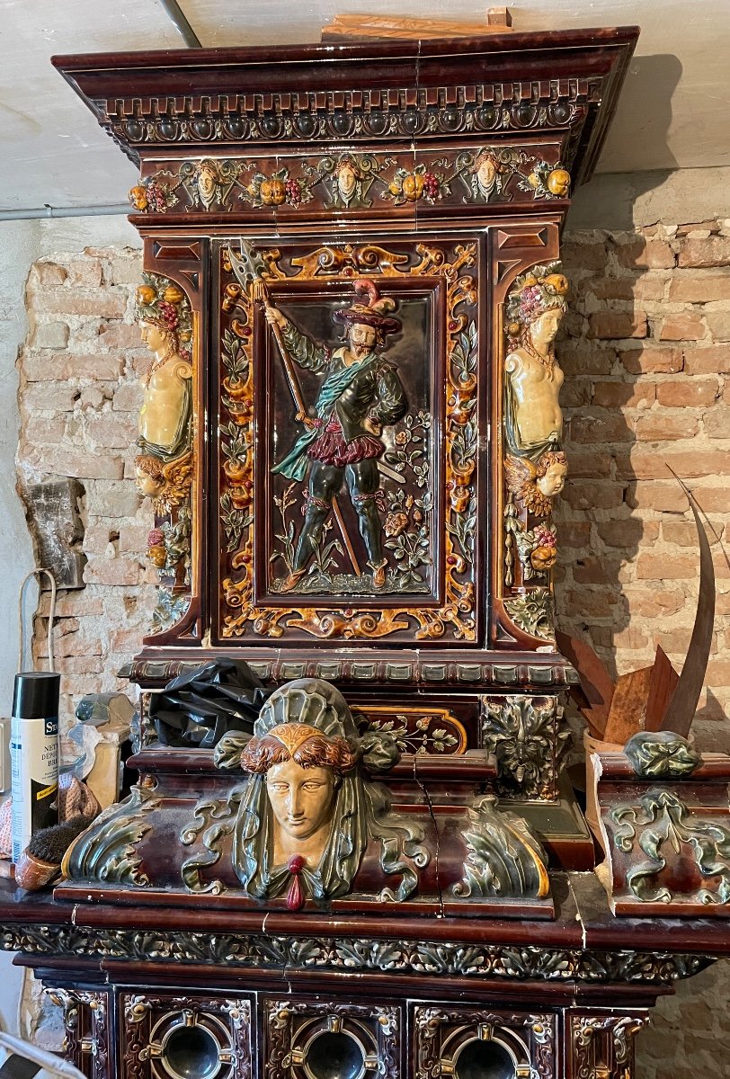 Exceptionnel Poêle en faience de Sarreguemines Fin XIX 