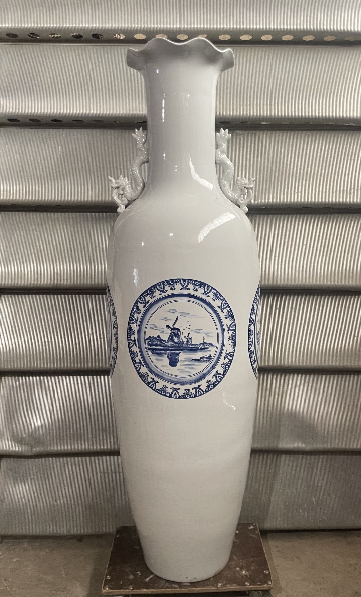 Very Large Chinese Vase With Dutch Decor 